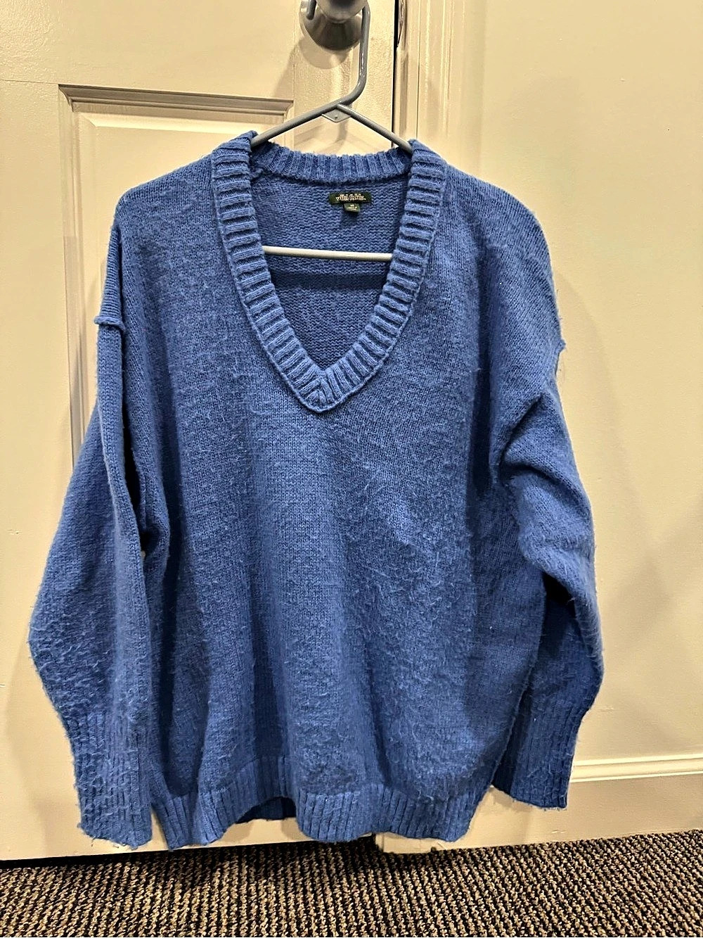 wild fable V-Neck Fuzzy Oversized Pullover Sweater Blue XS